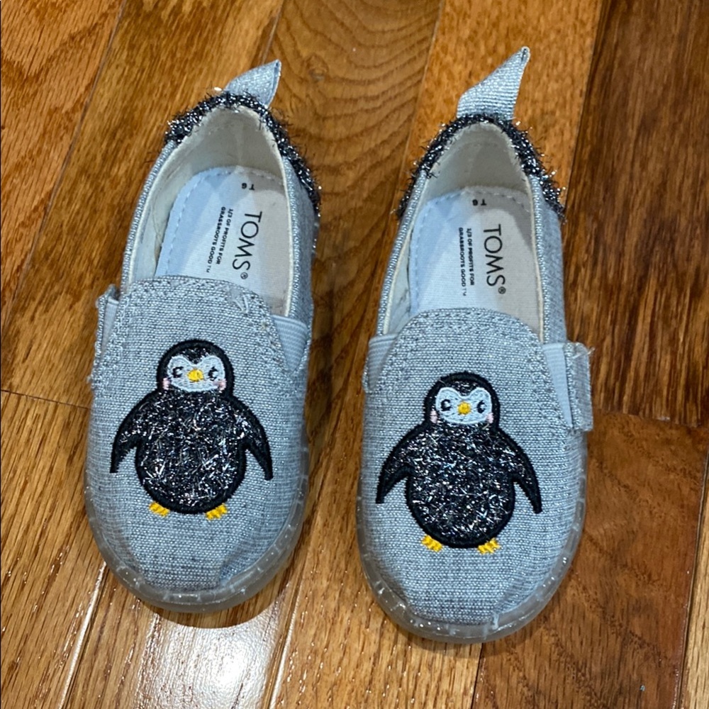 Tom’s Glitter Penguin loafers